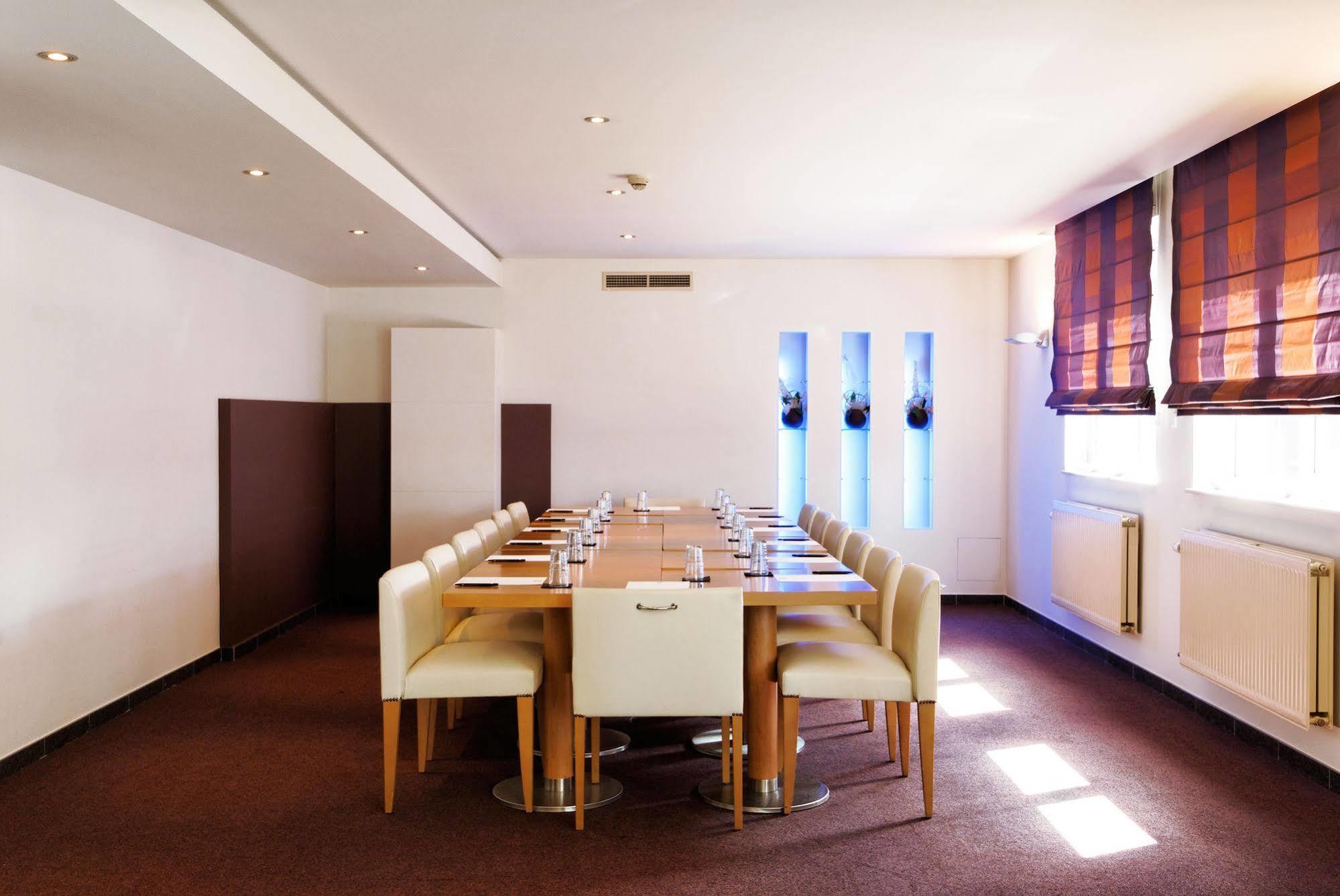 Hotel Ecu Genk Eksteriør billede